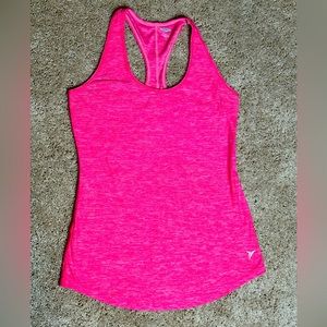 Workout tank, super soft with lots of stretch// used but in good condition XS
